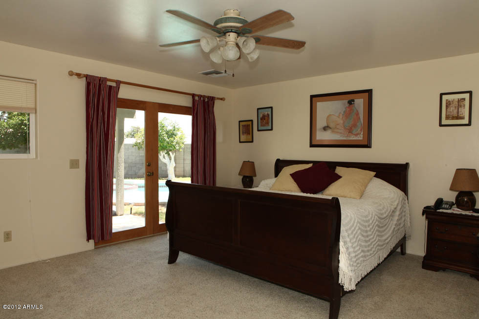 4241 East Piccadilly Road Phoenix, AZ 85018 - Photo 8 of 31 Master Bedroom