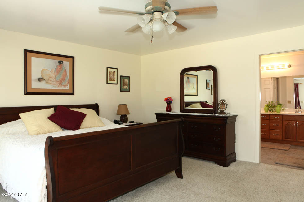 4241 East Piccadilly Road Phoenix, AZ 85018 - Photo 9 of 31 Master Bedroom2