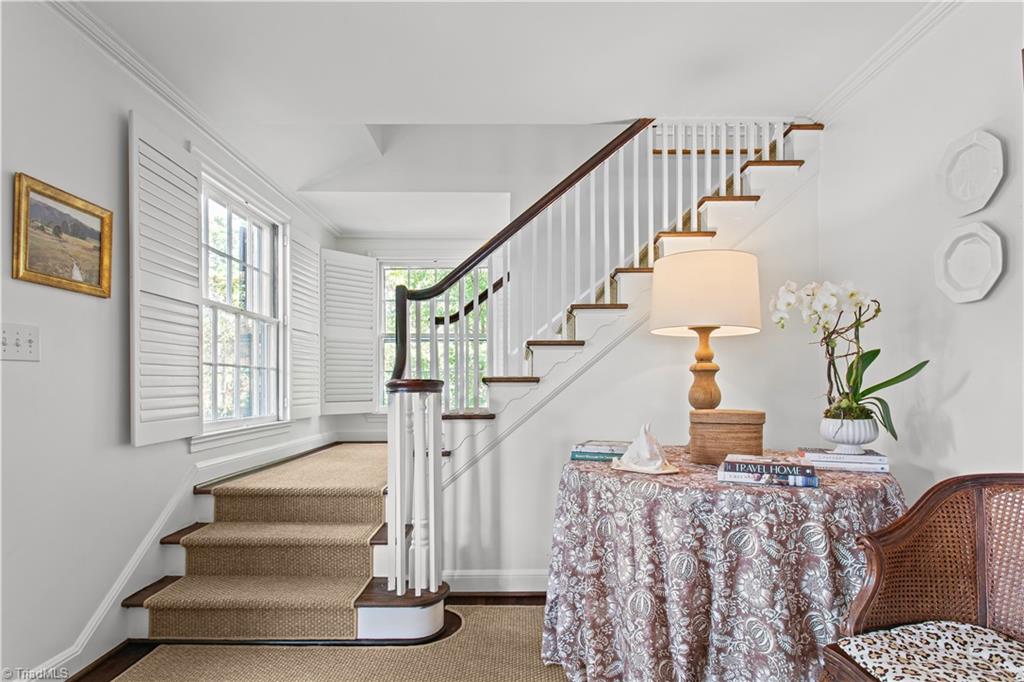719 Dover Road Greensboro, NC 27408 - Photo 5 of 44