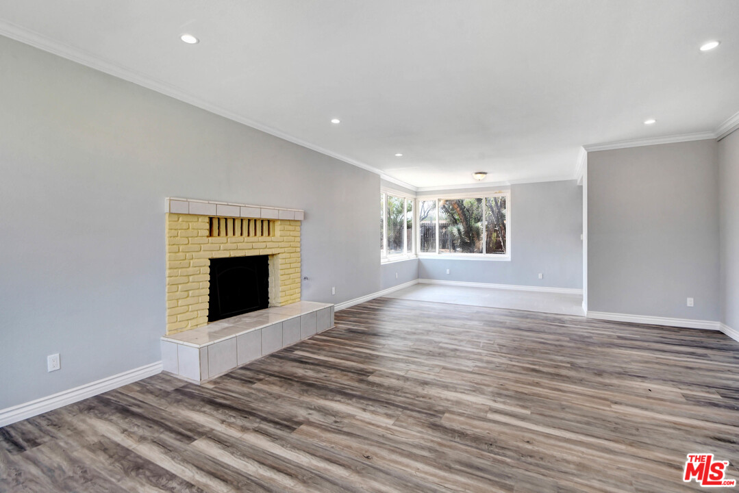 12845 Pawnee Road Apple Valley, CA 92308 - Photo 5 of 17