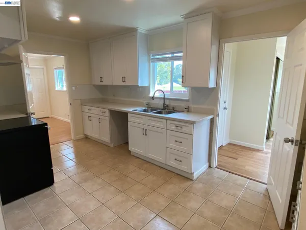 $1,299,000 | 820 Island Drive, Alameda, CA 94502