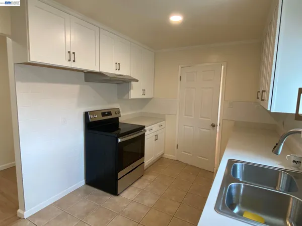 $1,299,000 | 820 Island Drive, Alameda, CA 94502