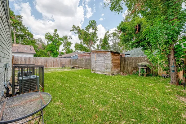 $1,850 | 917 Adele Street, Houston, TX 77009