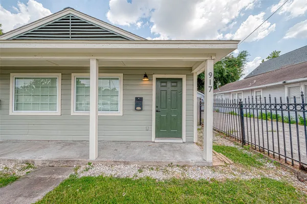 $1,850 | 917 Adele Street, Houston, TX 77009