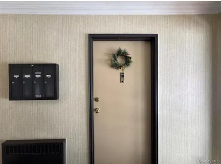 $350,000 | 313 Main Street, Unit B, Roslyn, NY 11576