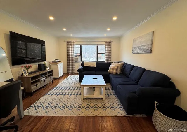 $350,000 | 313 Main Street, Unit B, Roslyn, NY 11576