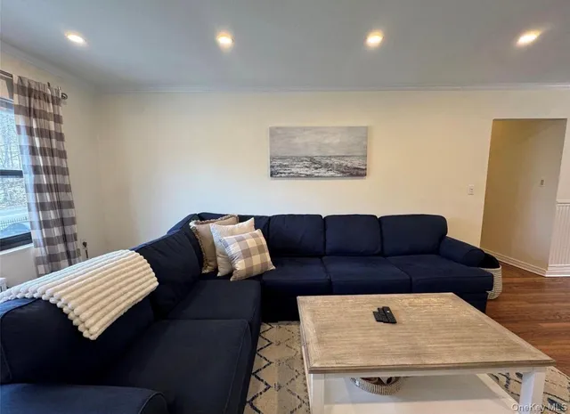 $350,000 | 313 Main Street, Unit B, Roslyn, NY 11576