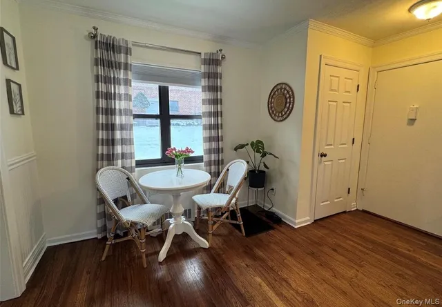 $350,000 | 313 Main Street, Unit B, Roslyn, NY 11576