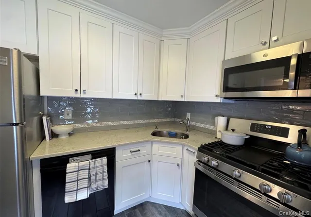 $350,000 | 313 Main Street, Unit B, Roslyn, NY 11576