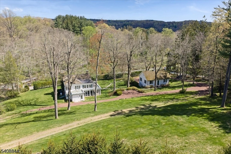 121 Mosle Road Far Hills, NJ 07931 - Photo 32 of 35