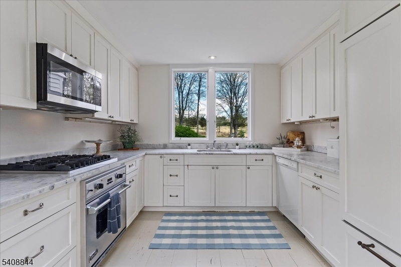121 Mosle Road Far Hills, NJ 07931 - Photo 10 of 35