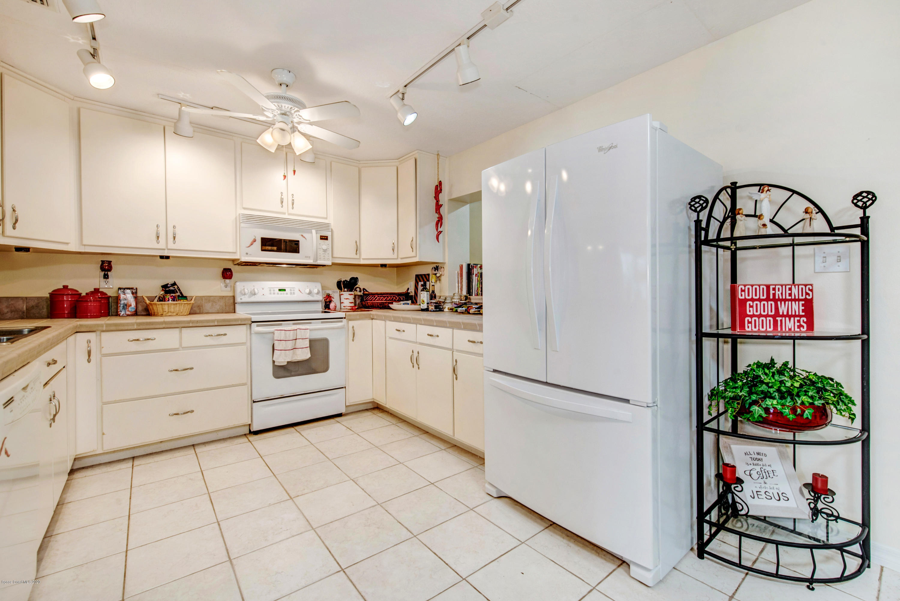 999 Emerald Road Southeast Palm Bay, FL 32909 - Photo 4 of 25 _DSC9232