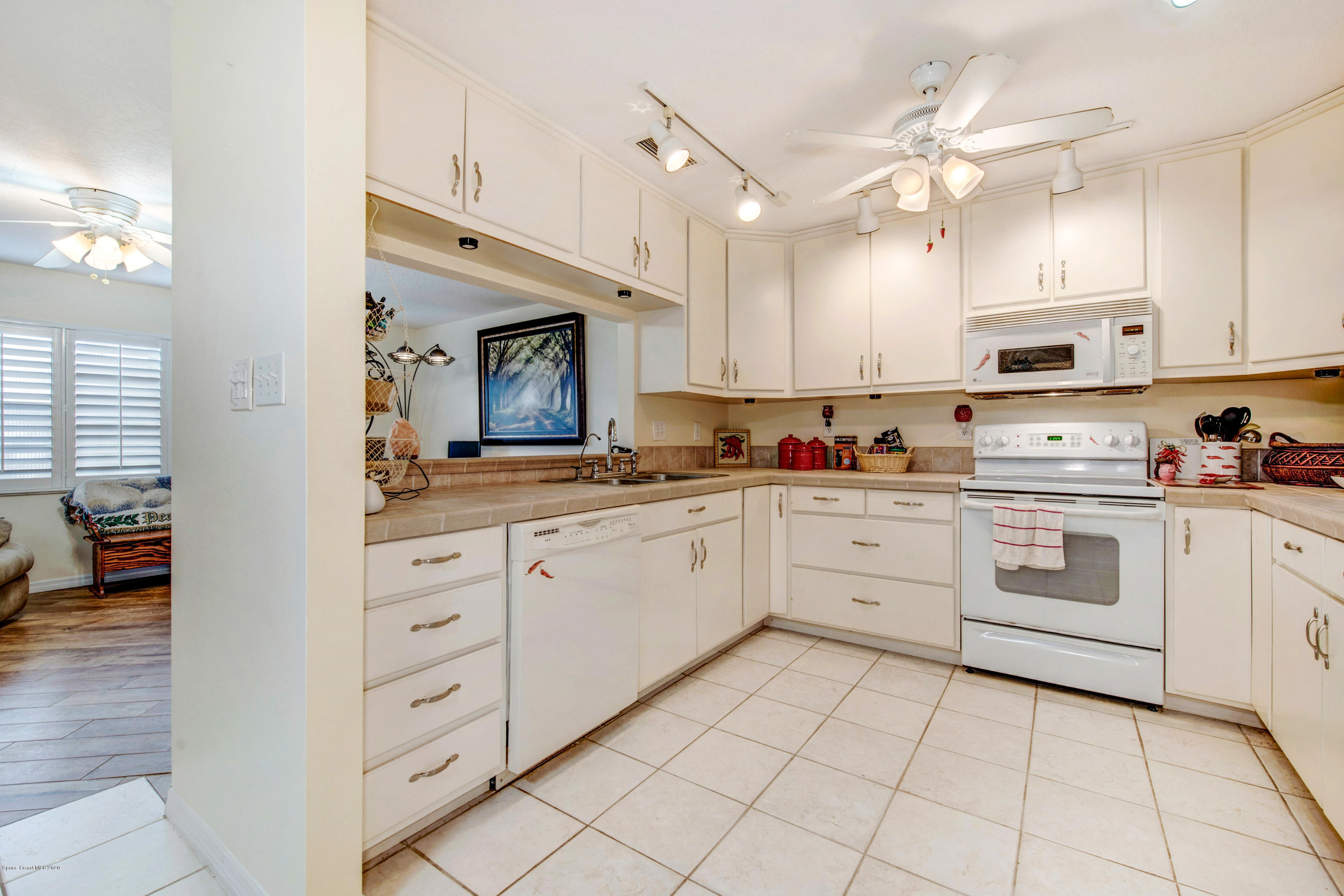 999 Emerald Road Southeast Palm Bay, FL 32909 - Photo 5 of 25 _DSC9235