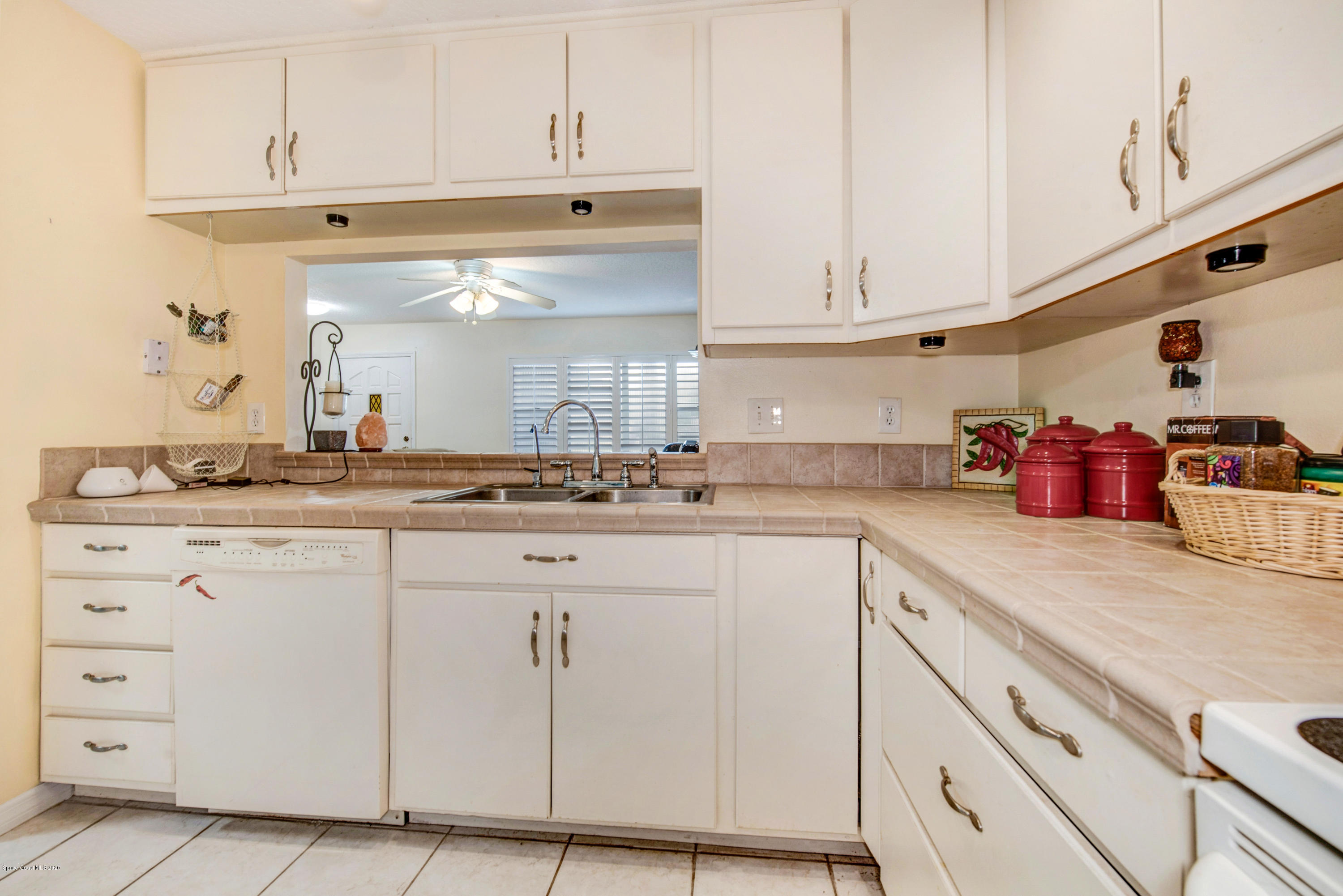 999 Emerald Road Southeast Palm Bay, FL 32909 - Photo 6 of 25 _DSC9238