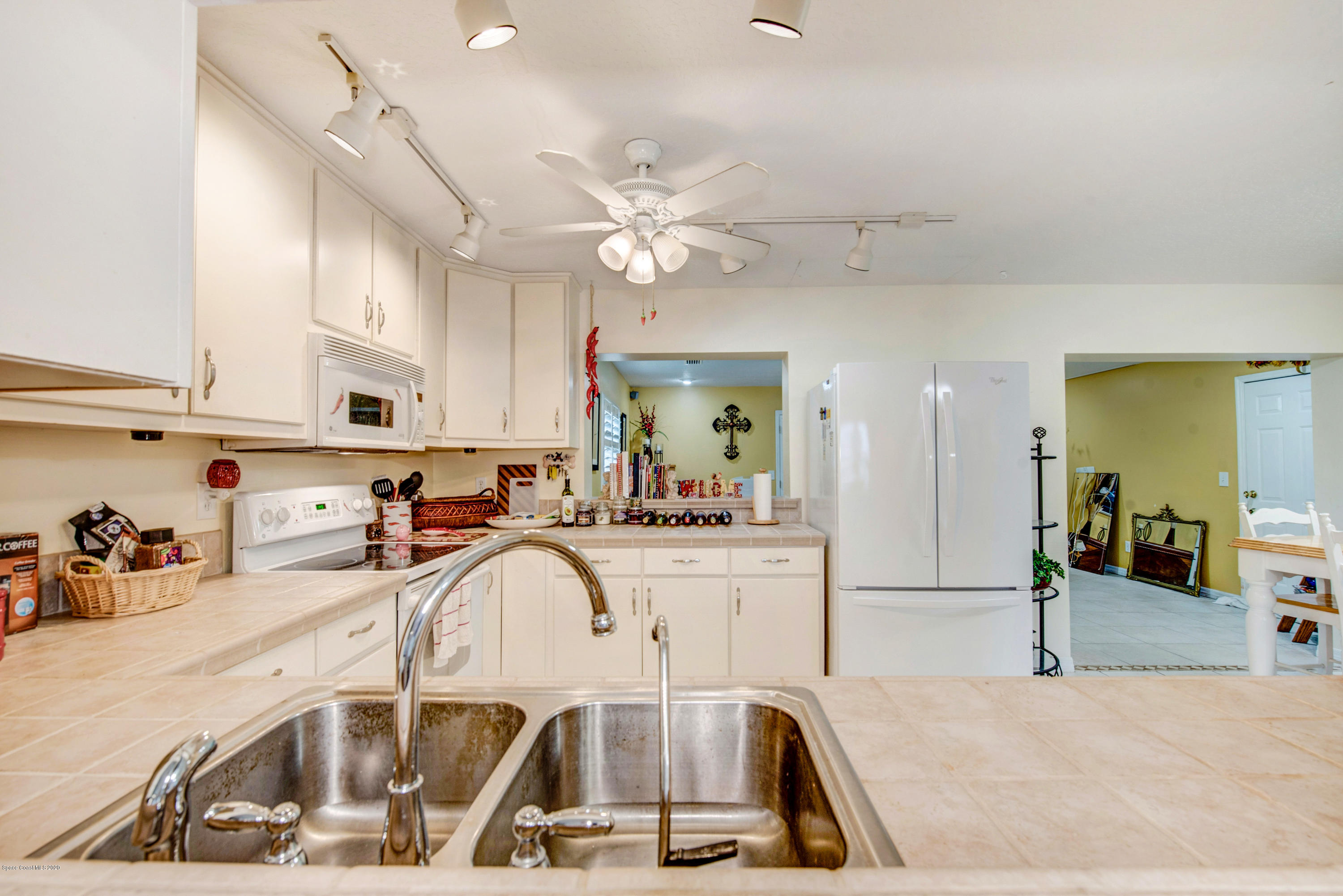 999 Emerald Road Southeast Palm Bay, FL 32909 - Photo 7 of 25 _DSC9241