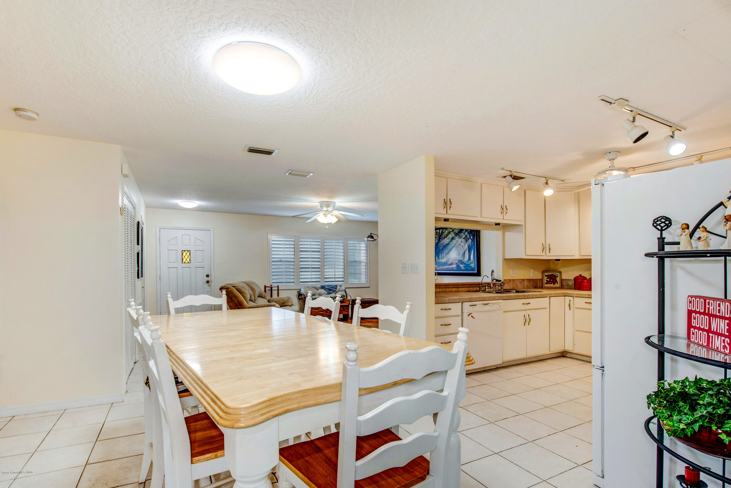 999 Emerald Road Southeast Palm Bay, FL 32909 - Photo 8 of 25 _DSC9244