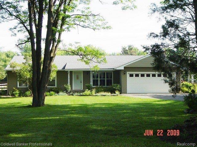 7423 Centerhill Road Brighton, MI 48116 - Photo 1 of 9 7423 Centerhill 1 - spring