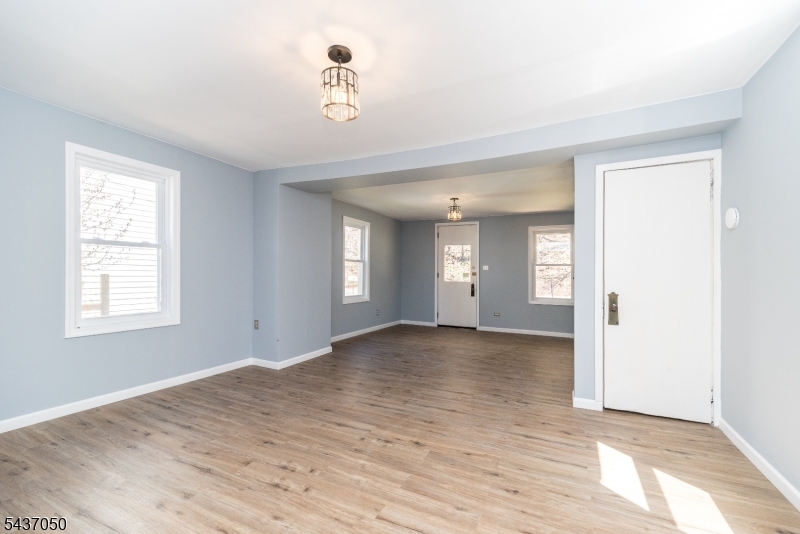 552 Milford Frenchtown Road Milford, NJ 08848 - Photo 2 of 26
