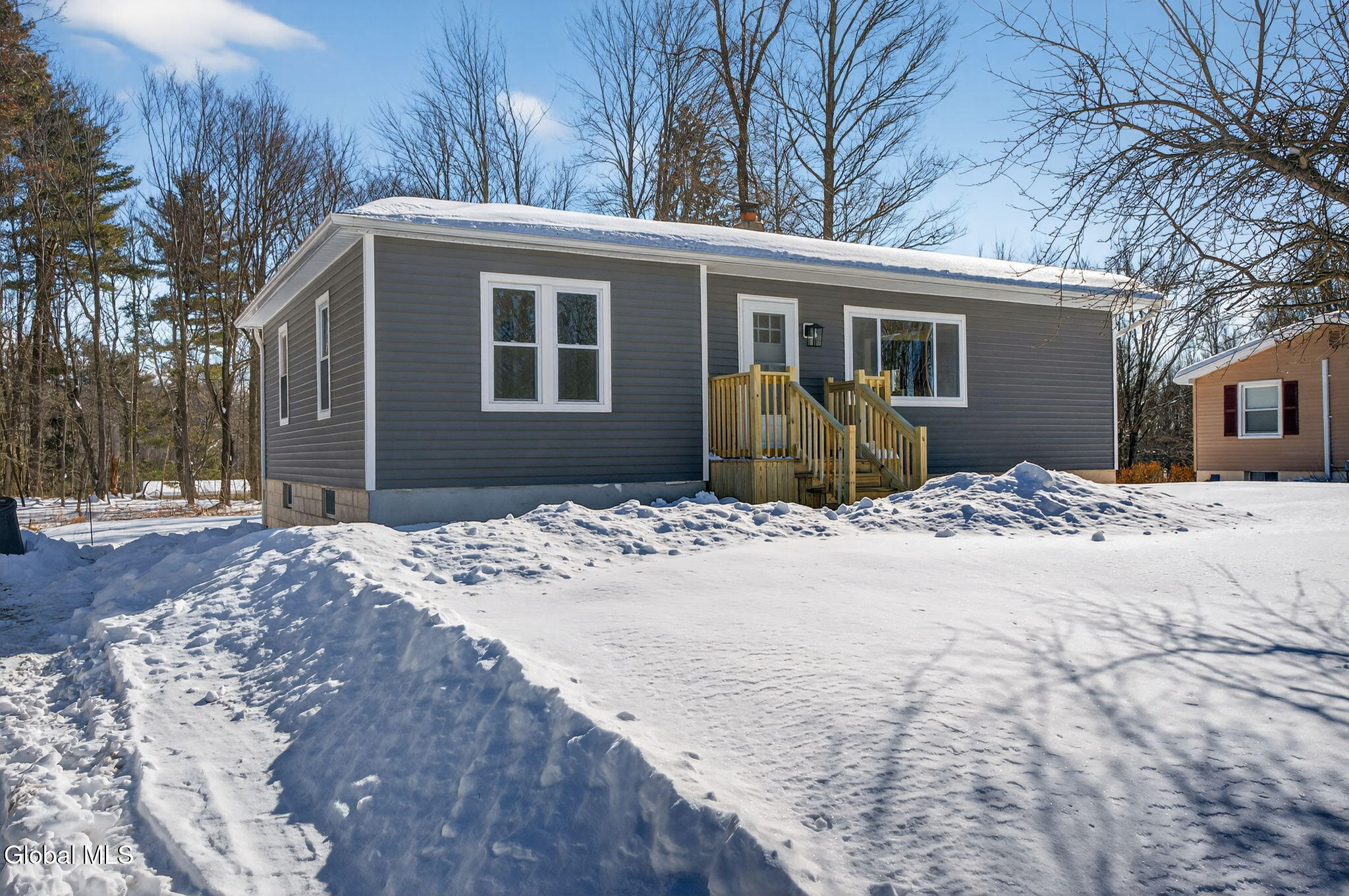 1-web-or-mls-1228-simons-rd