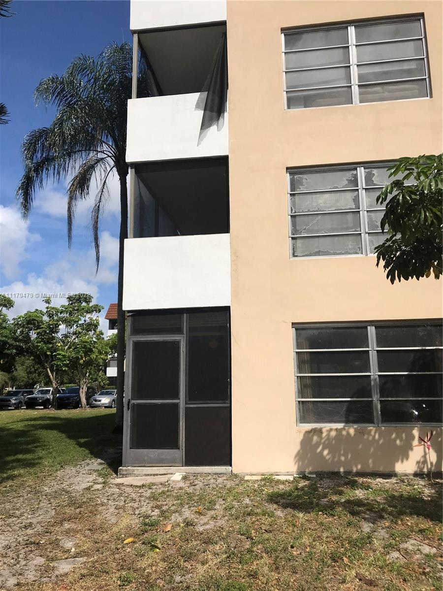 4172 Inverrary Drive, Unit 101 Lauderhill, FL 33319 - Photo 28 of 32 a view of outdoor space and yard
