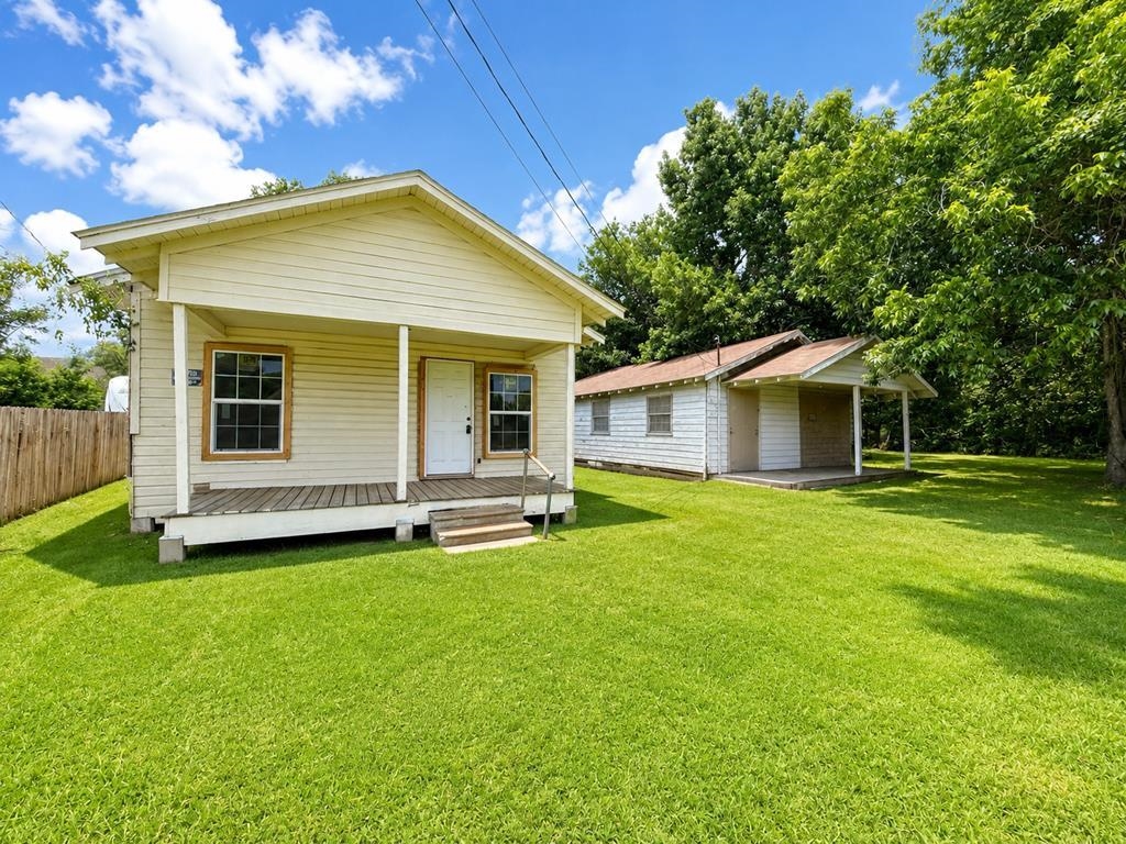 445-455 Bonner Street Silsbee, TX 77656 - Photo 1 of 9