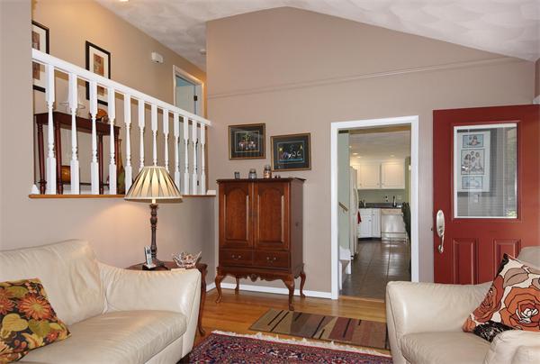 18 Marina Road Chelmsford, MA 01824 - Photo 3 of 22 Gallery Image 3