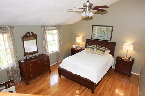 18 Marina Road Chelmsford, MA 01824 - Photo 8 of 22 Gallery Image 8