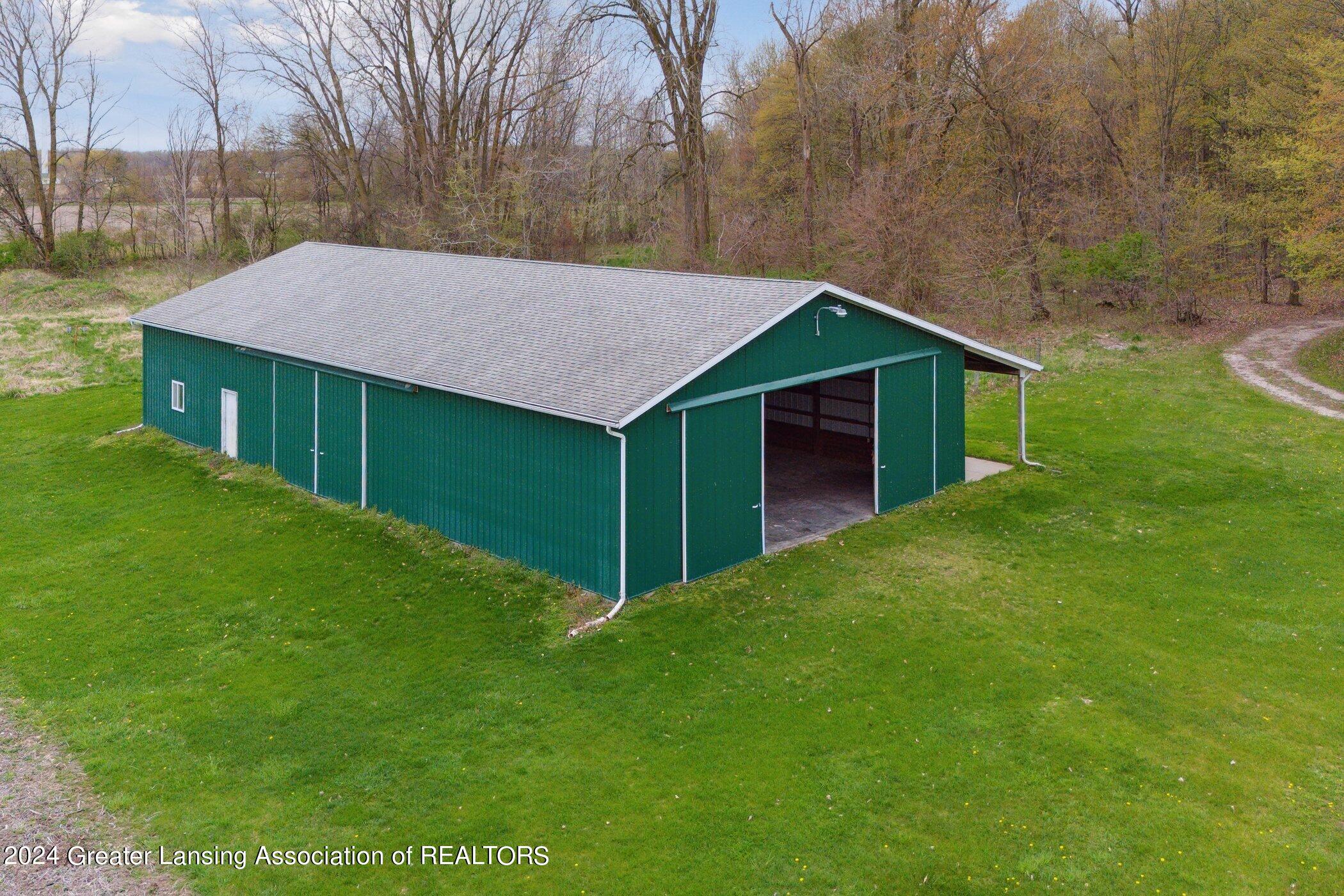 3350 South Crapo Road Ithaca, MI 48847 - Photo 5 of 39 3350-S-Crapo-Rd-Ithaca-MI-48847-WindowSt