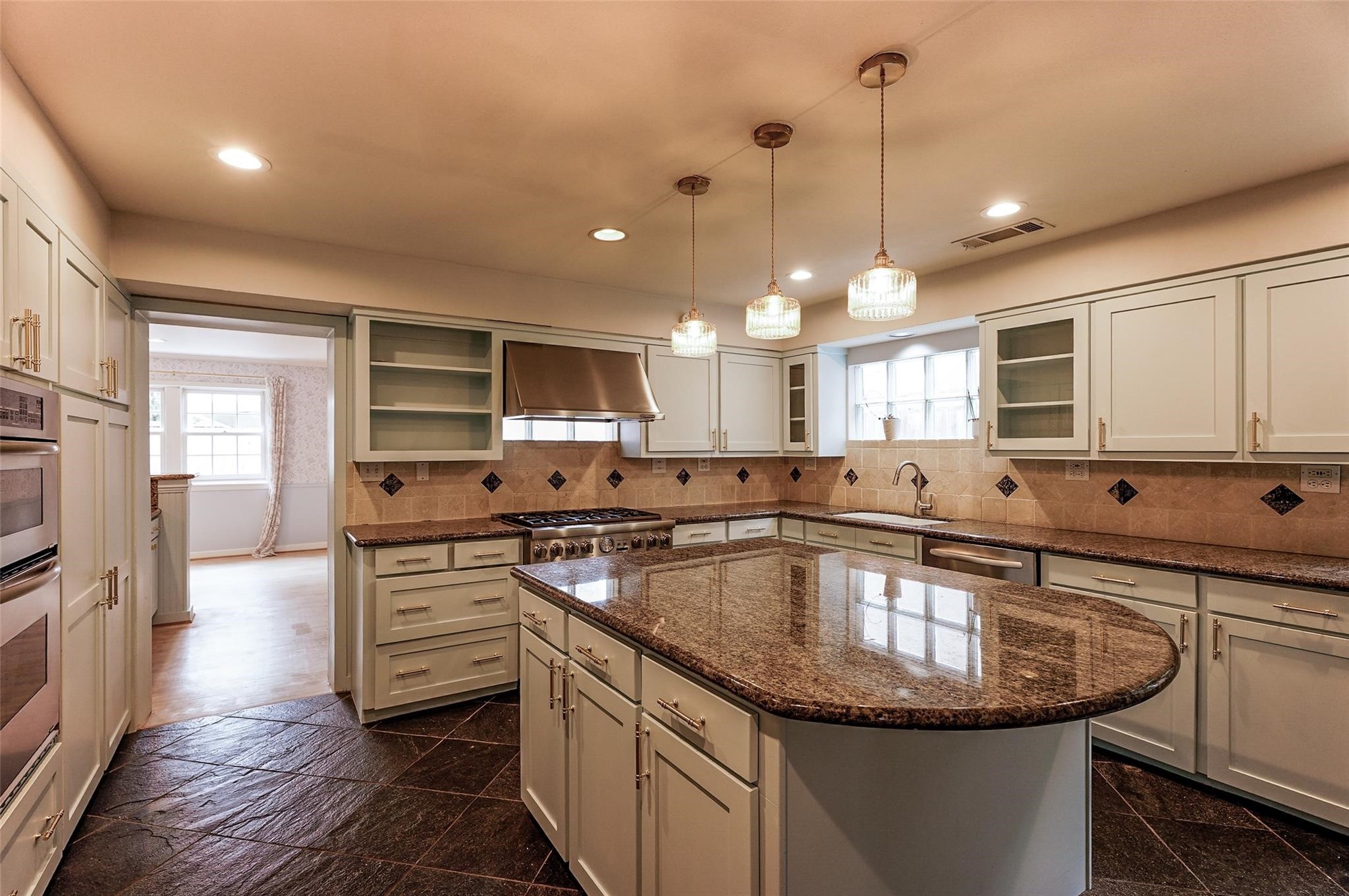 3827 Drake Street Houston, TX 77005 - Photo 9 of 29 Gallery Image 9