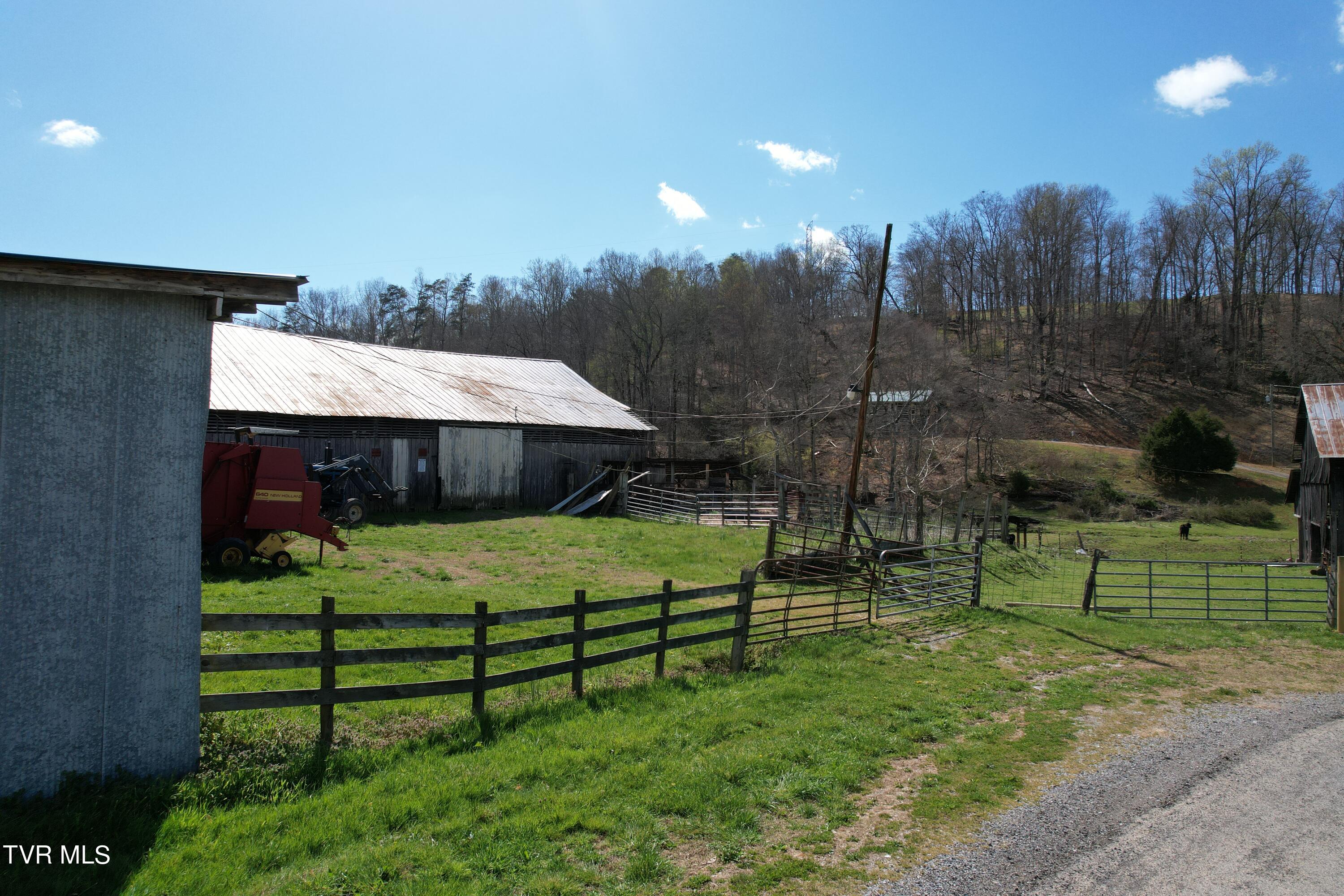 115 Tyne Gray Road Afton, TN 37616 - Photo 6 of 29 DJI_0510