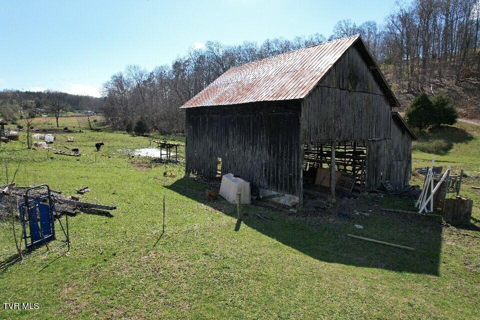 115 Tyne Gray Road Afton, TN 37616 - Photo 8 of 29 DJI_0522.DNG