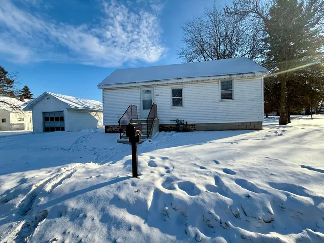 $149,900 | 264 Cook Avenue, Oconto, WI 54153