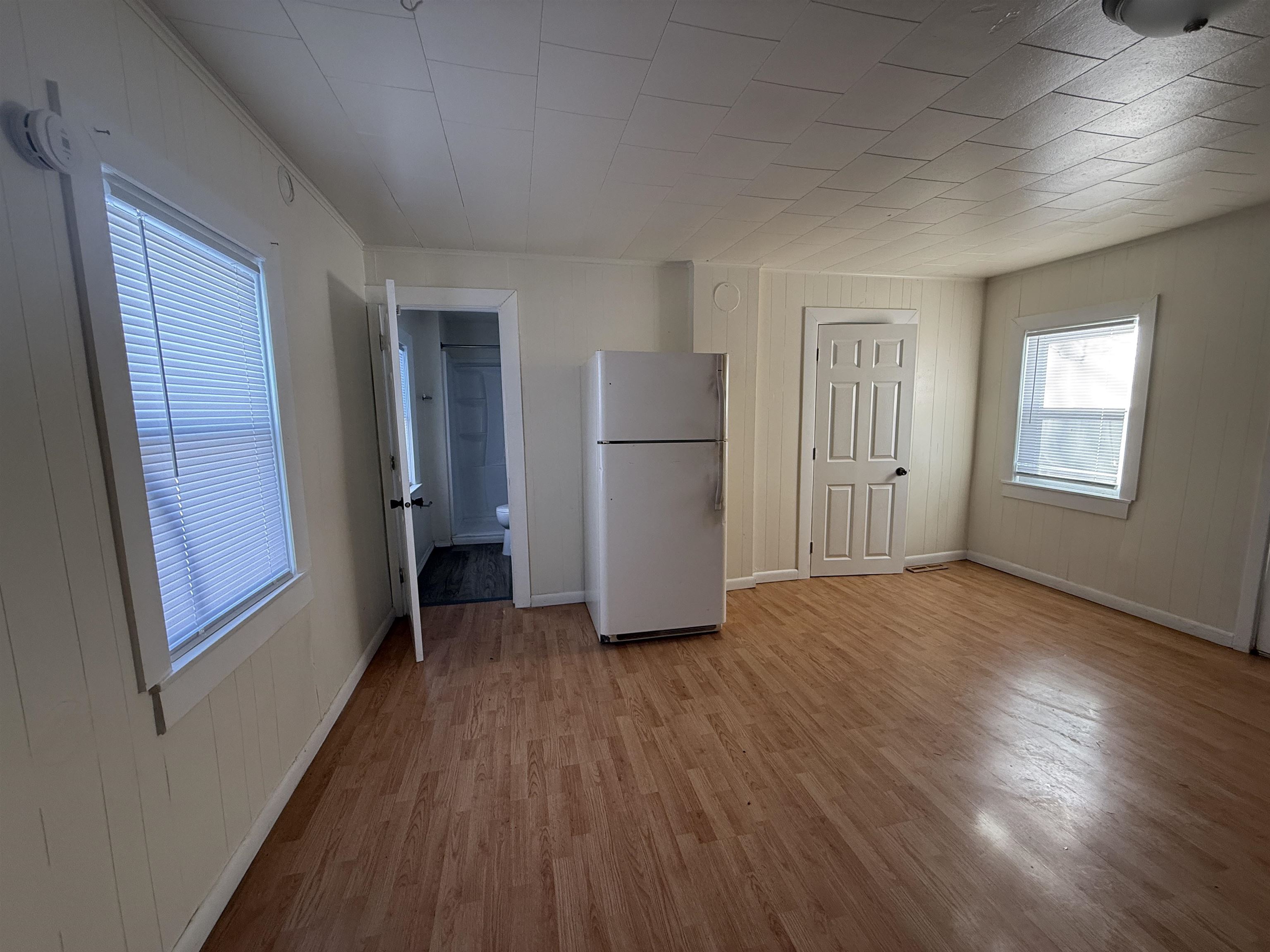 264 Cook Avenue Oconto, WI 54153 - Photo 10 of 26