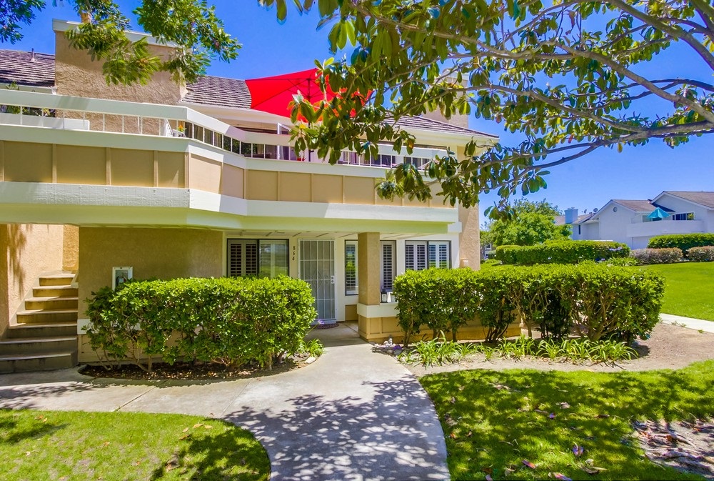 864 Buttercup Road Carlsbad, CA 92011 - Photo 2 of 25