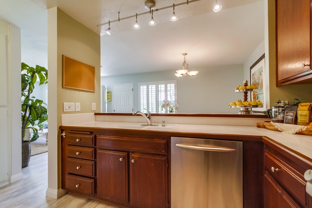 864 Buttercup Road Carlsbad, CA 92011 - Photo 17 of 25
