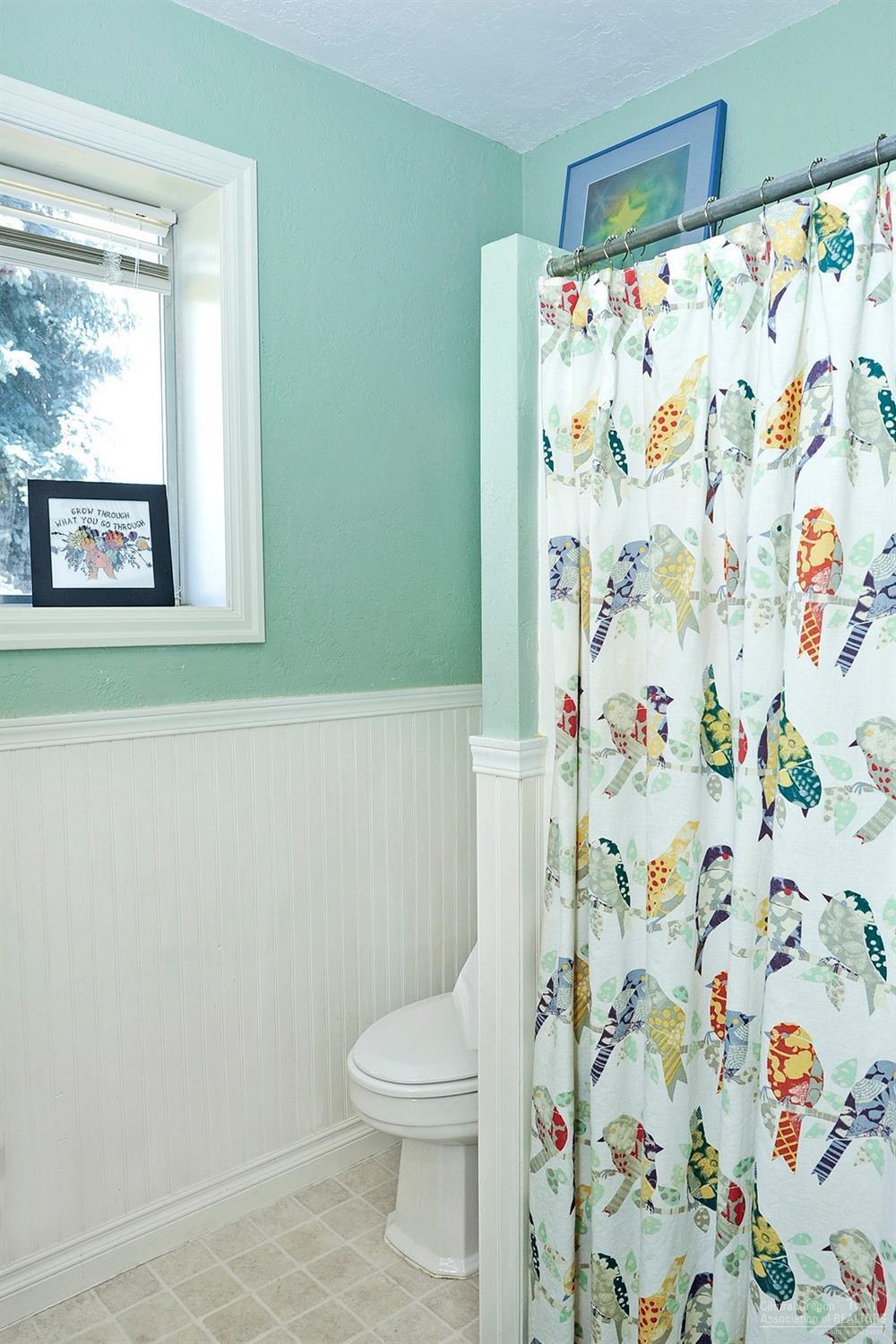 1080 Northeast Jones Road Bend, OR 97701 - Photo 22 of 22 Second full bath with shower.