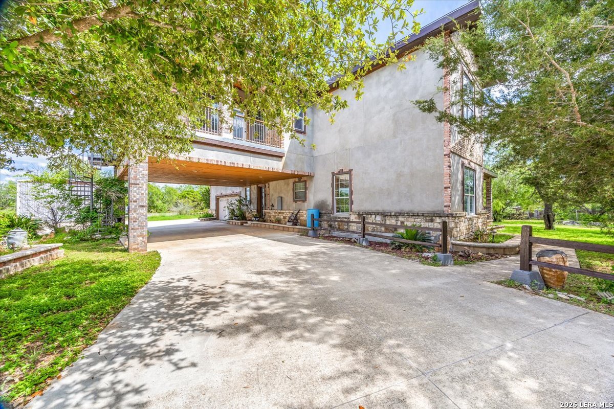 19590 Leal Road San Antonio, TX 78221 - Photo 7 of 42