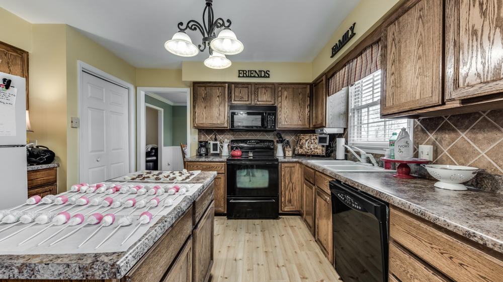 7725 Sevilla Road Powell, TN 37849 - Photo 11 of 23 7725 sevilla rd-6