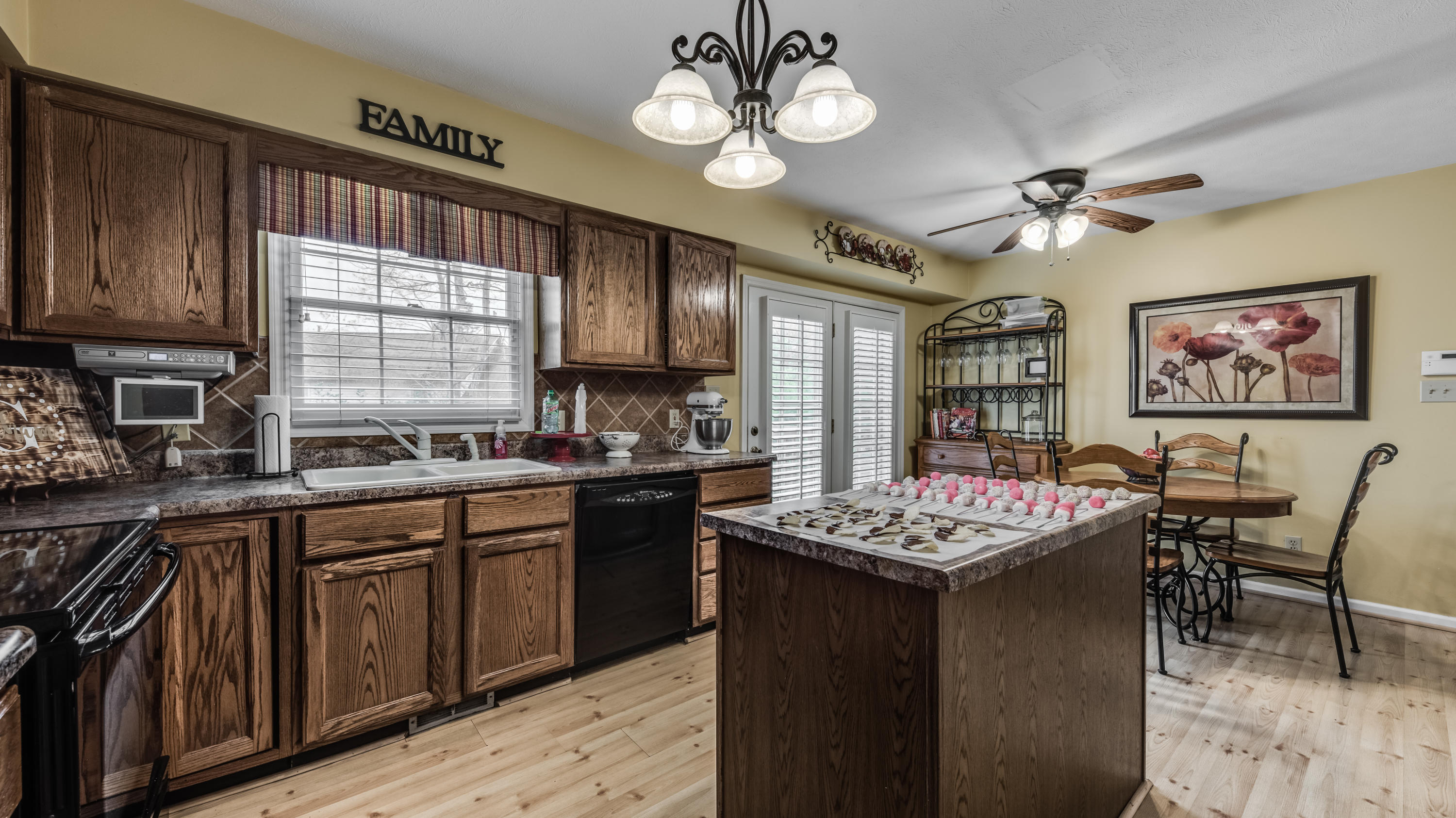 7725 Sevilla Road Powell, TN 37849 - Photo 8 of 23 7725 sevilla rd-4