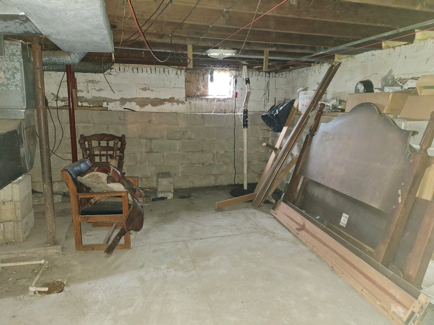 1505 North Otter Creek Road Streator, IL 61364 - Photo 15 of 40 a utility room with dryer and washer