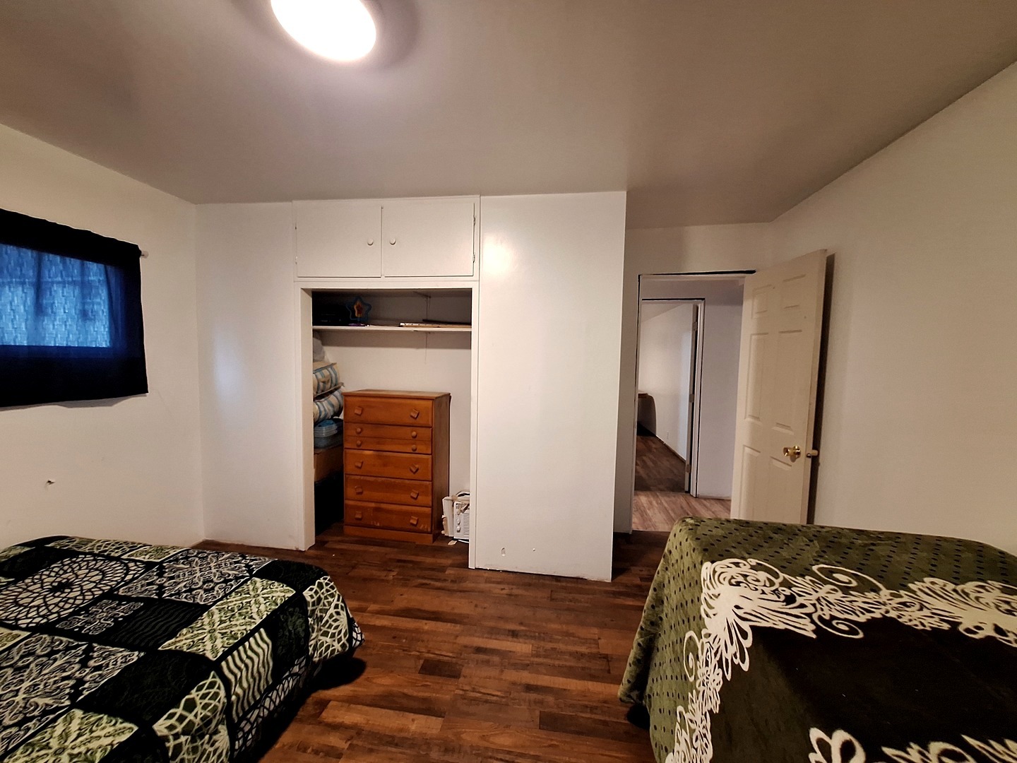 1505 North Otter Creek Road Streator, IL 61364 - Photo 10 of 40 a bedroom with a bed and a tv