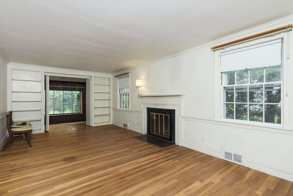 19 Auburn Road Wellesley, MA 02481 - Photo 7 of 22