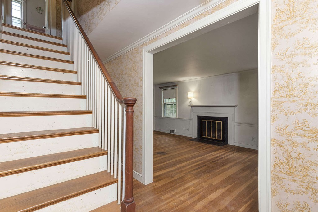 19 Auburn Road Wellesley, MA 02481 - Photo 8 of 22