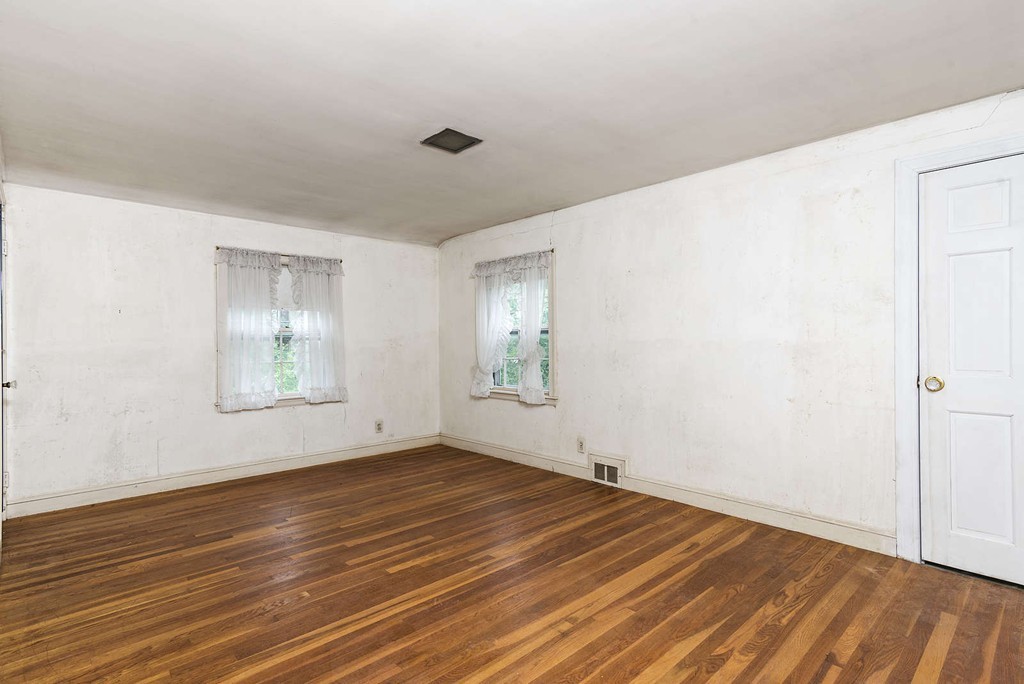 19 Auburn Road Wellesley, MA 02481 - Photo 10 of 22