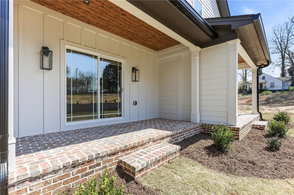 1123 Riverside Terrace Gainesville, GA 30501 - Photo 7 of 37