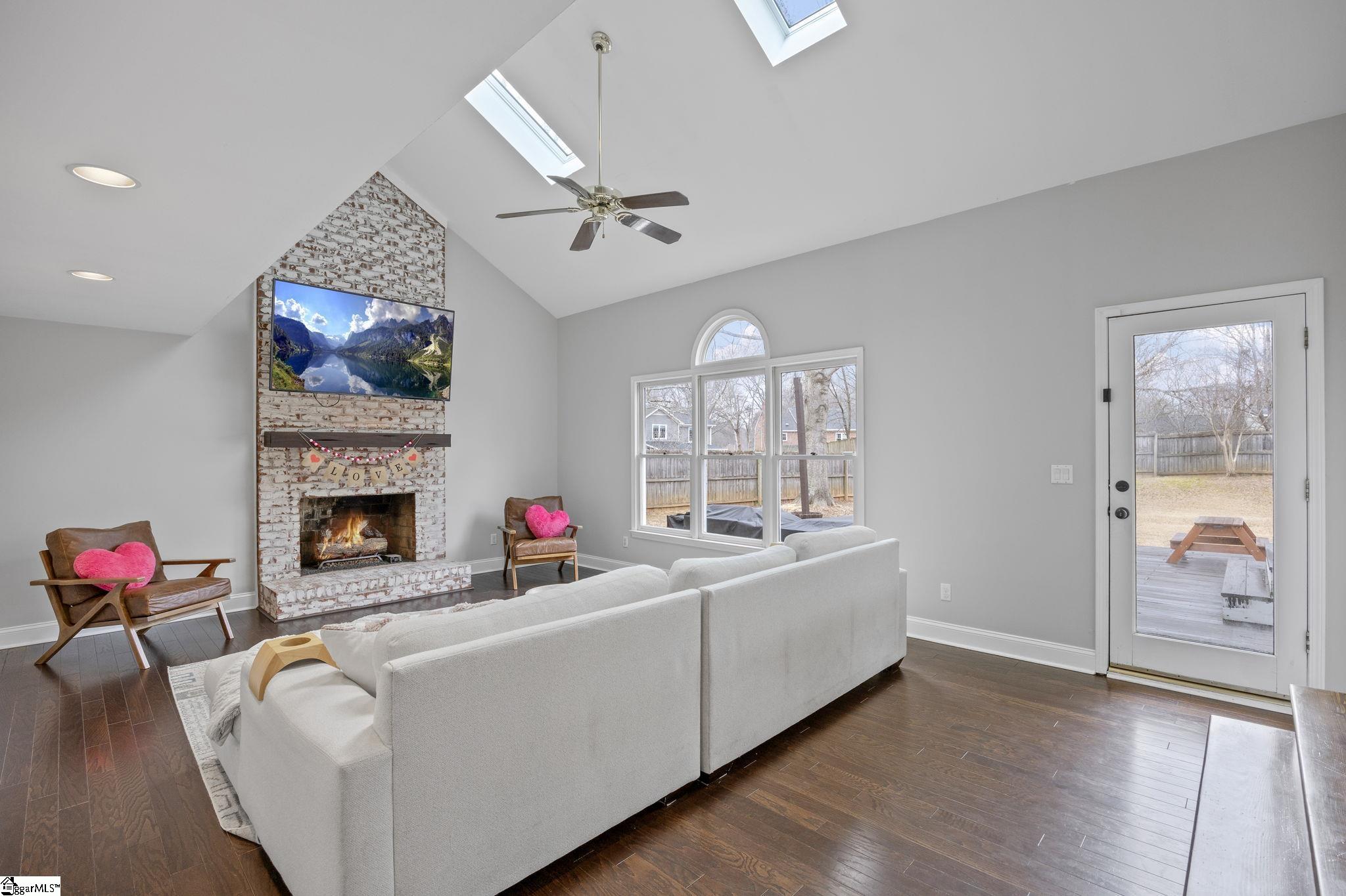 102 West Silverleaf Street Greer, SC 29650 - Photo 15 of 36