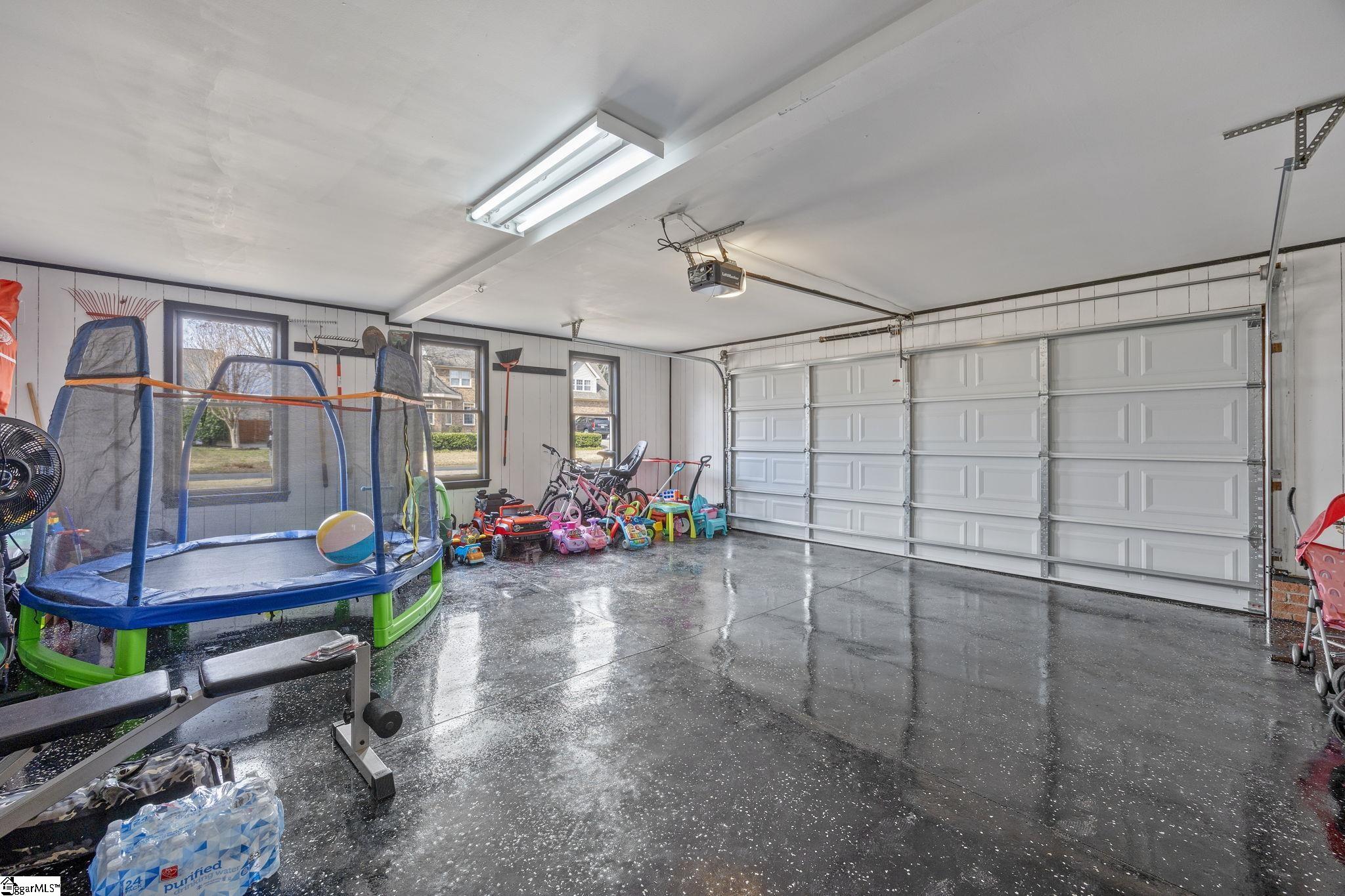 102 West Silverleaf Street Greer, SC 29650 - Photo 25 of 36