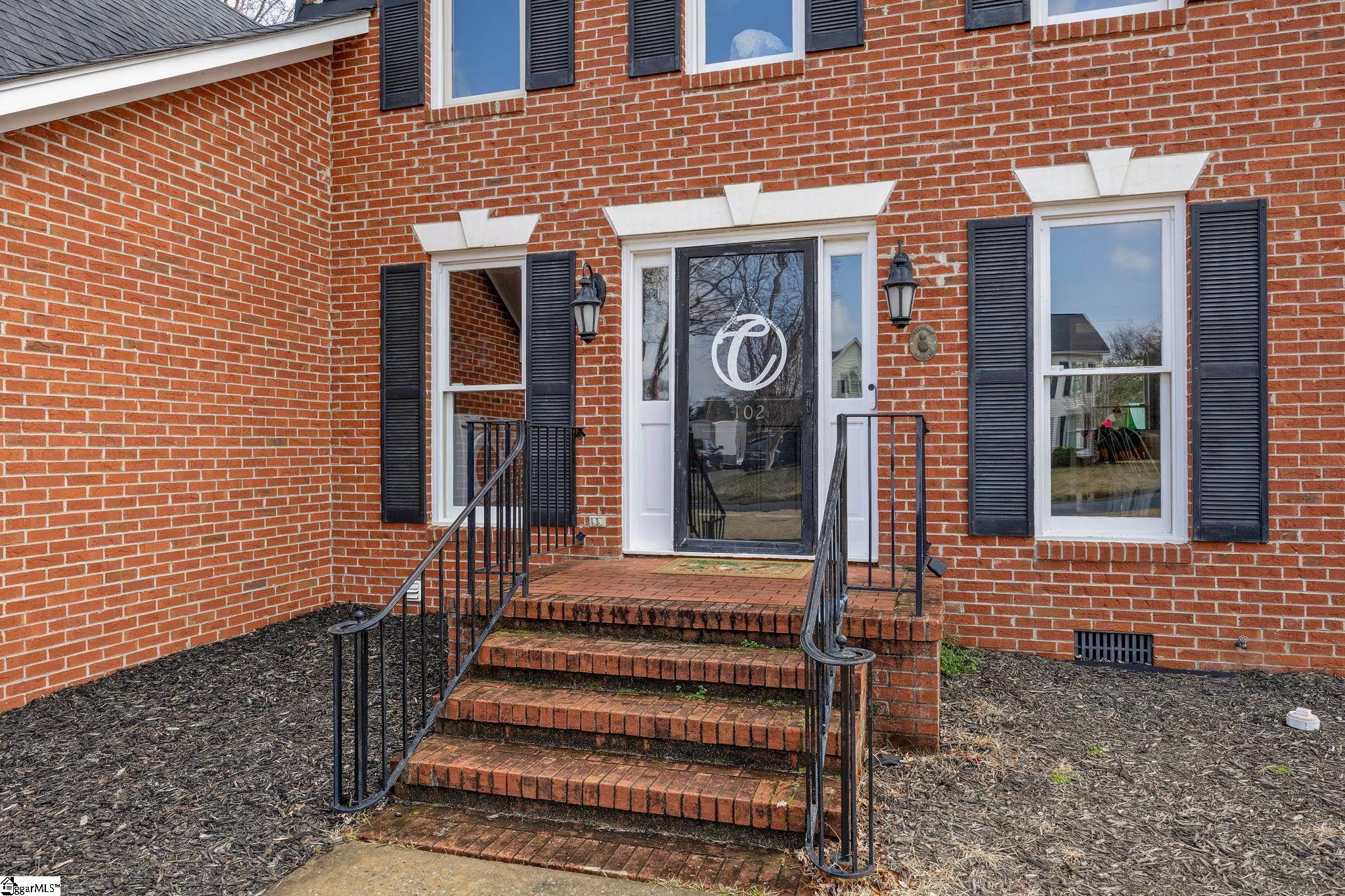 102 West Silverleaf Street Greer, SC 29650 - Photo 4 of 36