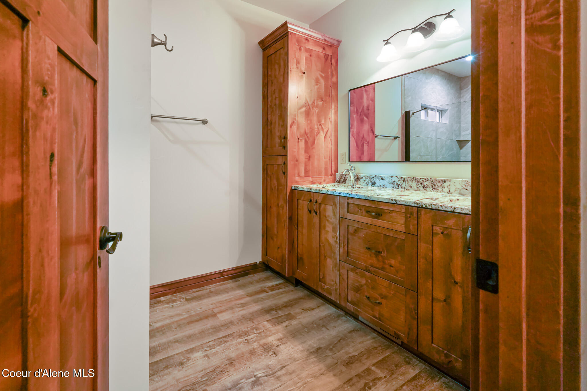 273 Paradise Valley Road Bonners Ferry, ID 83805 - Photo 11 of 37 Beautiful ensuite