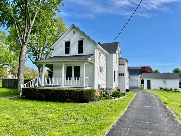 $1,500 | 830 Garfield Avenue, Unit UP, Batavia, IL 60510